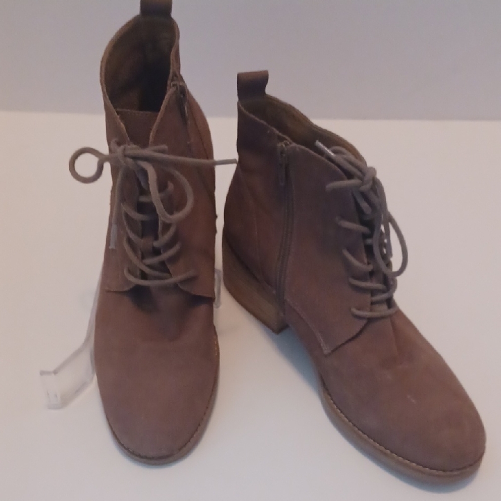Lucky Brand Tan Lace-Up Side Zip Boots Size 9